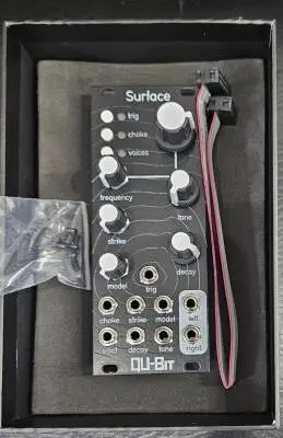 QU-BIT SURFACE - boxed 2